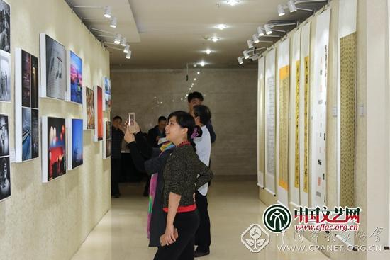 歌——全国企业书法美术摄影创作系列活动精品展"展览现场 中国文艺网